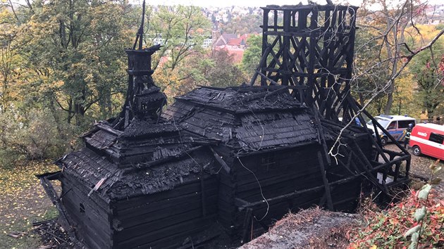 Plameny zničily pravoslavný kostel svatého Michala v Praze 5. (29.10.2020)
