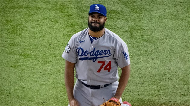 Zklaman nadhazova Kenley Jansen z Los Angeles Dodgers po porce s Tampa Bay Rays