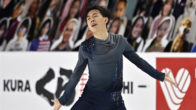 Vincent Zhou bhem zvodu Americk brusle v Las Vegas, v pozad paprov divci