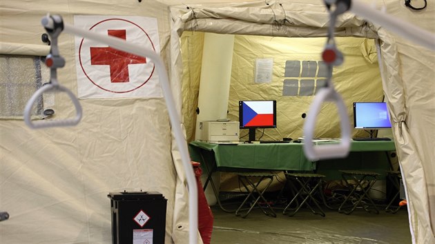 Záložní nemocnice v pražských Letňanech je připravená. Armáda ČR ji dokončila během víkendu.(25. října 2020)