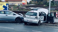 Nehoda dvou osobních automobil na Praze 8 v ulici Ústecká. (23. íjna 2020)