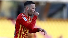 Roberto Insigne (Benevento) slaví gól proti Neapoli, za kterou hraje jeho bratr...