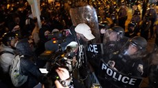 Protesty proti policejnímu násilí ve Filadelfii. (27. íjna 2020)