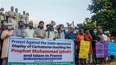 Muslimové v Bangladéši vyzývají k bojkotu francouzských výrobků za opětovné...