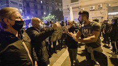 V Neapoli se uskutenily násilné demonstrace proti koronavirovým restrikcím....