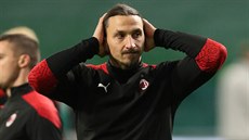 Zlatan Ibrahimovic, hvězda AC Milán, před zápasem Evropské ligy proti Celtiku...