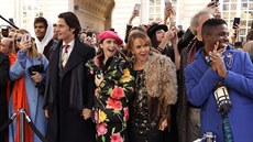 Ze seriálu Emily in Paris (2020)