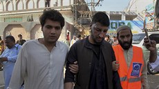 Exploze v náboenské kole na severozápad Pákistánu si vyádala nejmén tyi...