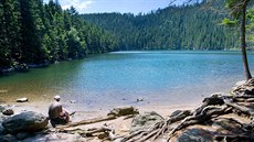 ertovo jezero dlí od jeho dvojete erného jen Jezerní hora.