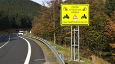 editelství silnic a dálnic nainstalovalo nové znaky u silnice I/44 vedoucí...