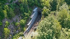 Součástí modernizace železniční trati 212 je také oprava Podhradského tunelu. V...