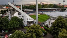 Olomoucký fotbalový stadion dnes vypadá jinak než před 28 lety. Tehdy se dočkal...
