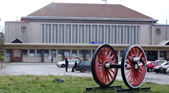 Nádraní budova v Klatovech se doká rekonstrukce. Správa eleznic modernizuje...