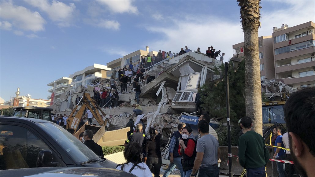 Silné zemětřesení zasáhlo turecké město Izmir. (30. října 2020)