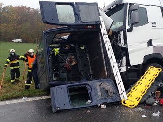 Na hlavním tahu z Hradce Králové na Moravu došlo mezi Holicemi a Chvojencem k...