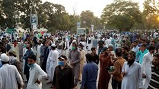 Protifrancouzské protesty v Pákistánu. (30. �íjna 2020)