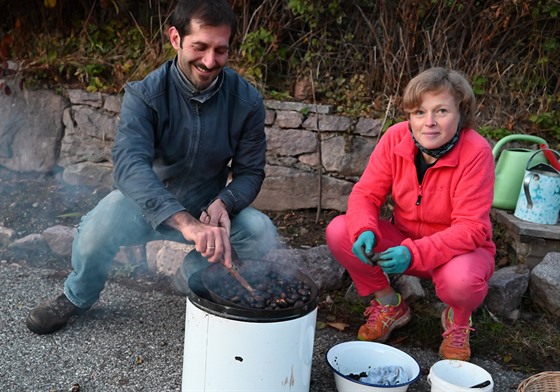 Erhard a Verena Lanerovi. Domácí peení katan má dlouhou tradici.
