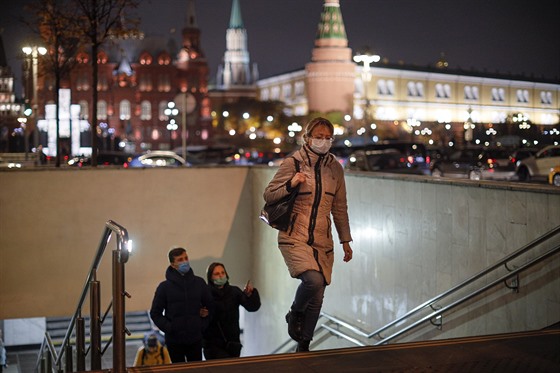 Moskva v dob pandemie, 3. listopadu 2020. Rusko hlásí víc jak 18 tisíc nových...