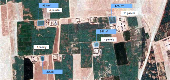 Satelitní snímek typické fotovoltaické instalace v provincii Hílmand....