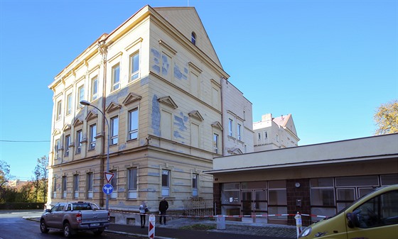 Budova bývalé konzervatoře v Masarykově ulici v Plzni - Doubravce, kde by mělo...