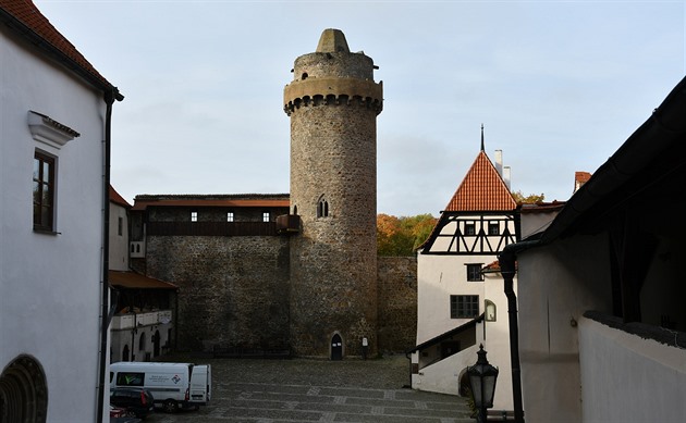 Strakonický hrad stojí na soutoku Otavy a Volyky. Jeho dominantou je v...