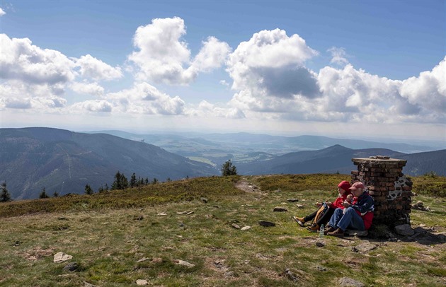 Na vrcholu Králického Snníku se z eské strany masová turistiky neprovozuje....