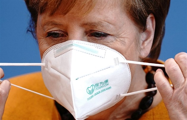 Vláda čeká s rozhodnutím o povinných respirátorech, záležet bude na ceně
