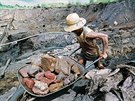 Snímek poízený v dubnu 1991 ukazuje nalezit zlata ve vesnici Serra Pelada v...