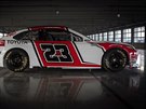 Toyota s íslem 23 patí do stáje série NASCAR, jejím vlastníkem je Michael...