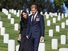 Vévodkyn Meghan a princ Harry uctili Den vzpomínek na hbitov v USA. (Los...