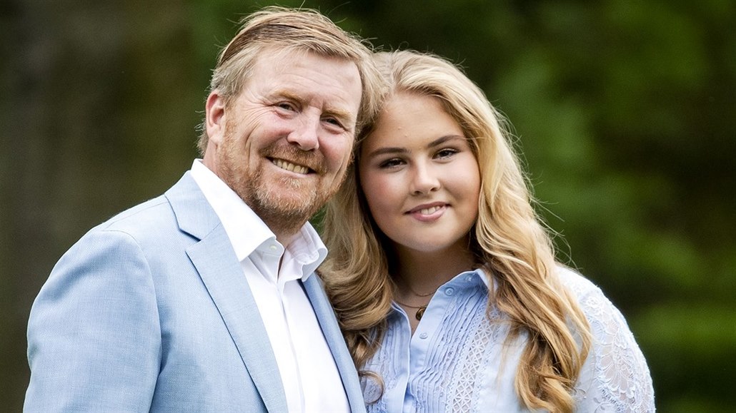 Nizozemský král Willem-Alexander s princeznou Amalii, dědičkou trůnu (17....