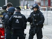 Rakouská policie hlídkuje v centru Vídn, kde dolo k teroristickému útoku. (3....