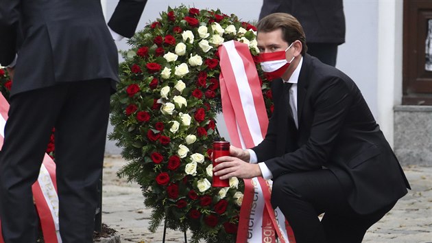 Rakousk kancl Sebastian Kurz uctil ve Vdni pamtku obt teroristickho toku. (3. listopadu 2020)