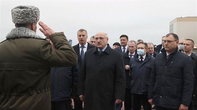 Blorusk vldce Alexandr Lukaenko slavnostn zahjil provoz prvn jadern elektrrny v zemi. (7. listopadu 2020)