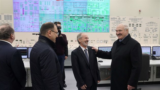 Běloruský vládce Alexandr Lukašenko slavnostně zahájil provoz první jaderné elektrárny v zemi. (7. listopadu 2020)