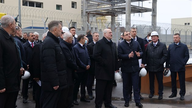 Blorusk vldce Alexandr Lukaenko slavnostn zahjil provoz prvn jadern elektrrny v zemi. (7. listopadu 2020)