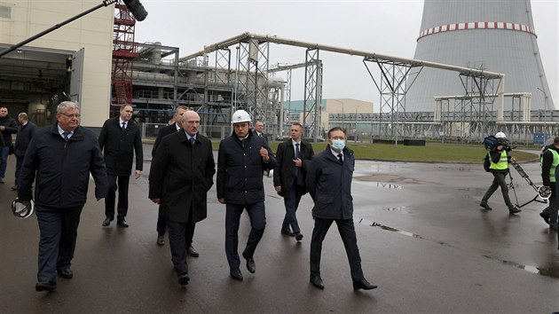 Běloruský vládce Alexandr Lukašenko slavnostně zahájil provoz první jaderné elektrárny v zemi. (7. listopadu 2020)