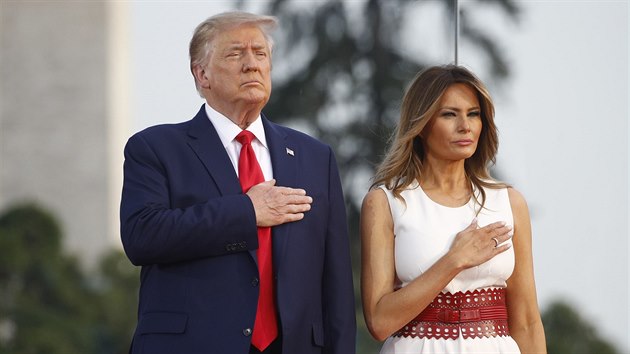 Prezident Donald Trump a prvn dma Melania Trumpov bhem oslav ke Dni nezvislosti (4. ervenec 2020)