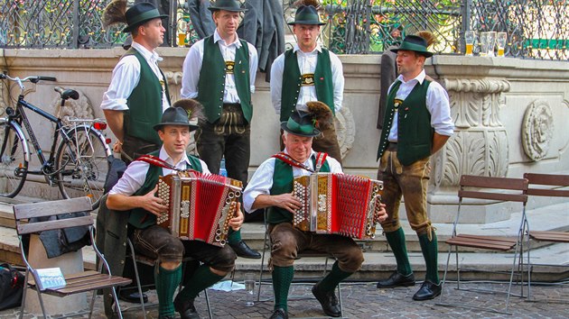 Salzburg je pověstný spoustou nejrůznějších festivalů a oslav. Velké oblibě se těší ty v krojích.