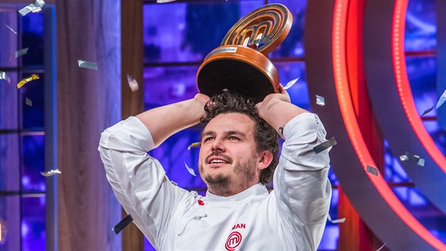 Roman Sta�a si celou sout� opravdu u�il a spoustu se toho nau�il. A p�esto�e by si na to nikdy nevsadil, odnesl si titul v�t�ze, pr�mii p�l milionu korun a mo�nost pod�let se na stavb� degusta�n�ho menu v restauraci n�kter�ho z porotc�.