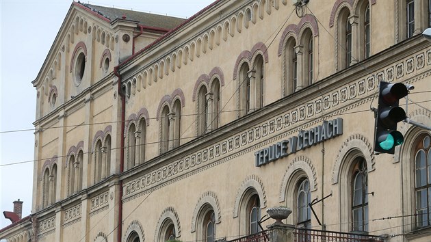 Plánovaná rekonstrukce secesní, památkově chráněné budovy teplického nádraží z roku 1871 bude stát až 800 milionů korun.