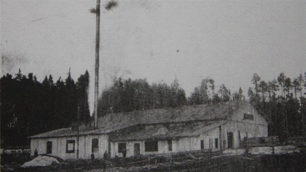 Pilu postavenou v roce 1931 v lese Roudni u dnench Hamr nad Szavou pohnla parn lokomobila.