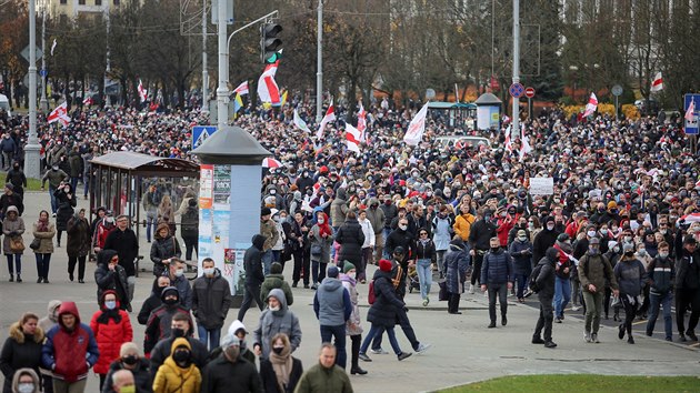 V běloruském Minsku se opět protestovalo proti režimu prezidenta Alexandra Lukašenka. (1. listopadu 2020)