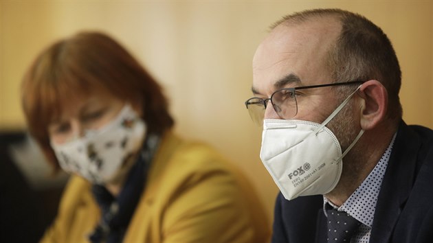 Ministr zdravotnictv Jan Blatn na tiskov konferenci ministerstva zdravotnictv k aktuln situaci kolem koronaviru (6. listopadu 2020)