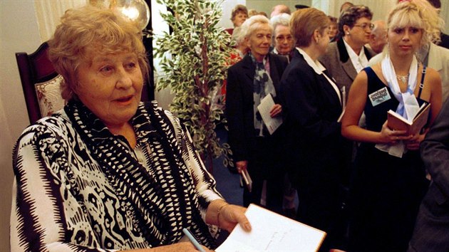 Here�ka Hana Bauerov� (na sn�mku ze 14. ��jna 1999) z�skala Cenu Th�lie za celo�ivotn� v�kony v kategorii �inohry.