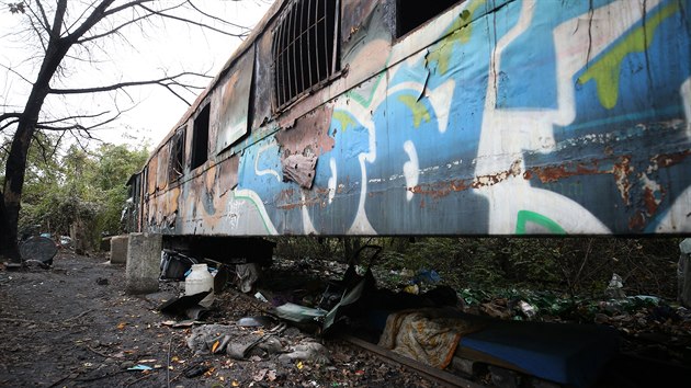V areálu Městského vlakové nádraží v Brně vyhořel starý odstavený vagon obydlený bezdomovci. Zemřeli tam čtyři lidé. (1. 11. 2020)