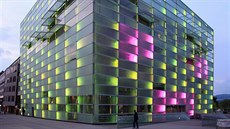 Ars Electronica Center ukrývá svt technologie, kde je moné snad ve. Zvenku...