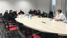 Sedm policist z obvodních oddlení v Plzeském kraji od tvrtka pomáhá ve...