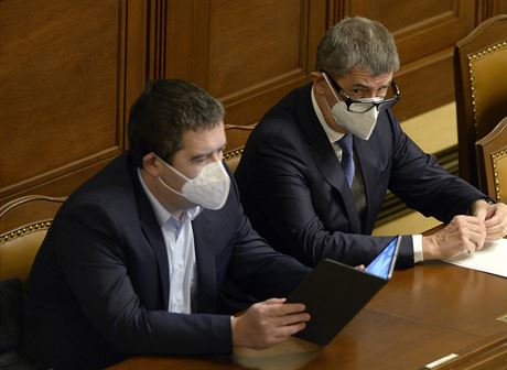 Zleva ministr vnitra Jan Hamáek (SSD) a premiér Andrej Babi (ANO) 19....
