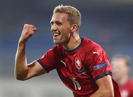 Tomá Souek se raduje z gólu v utkání Ligy národ se Slovenskem.